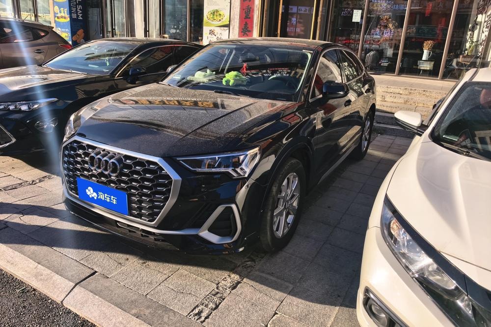 Audi Q3 Sportback 2020 — фото автомобиля 1