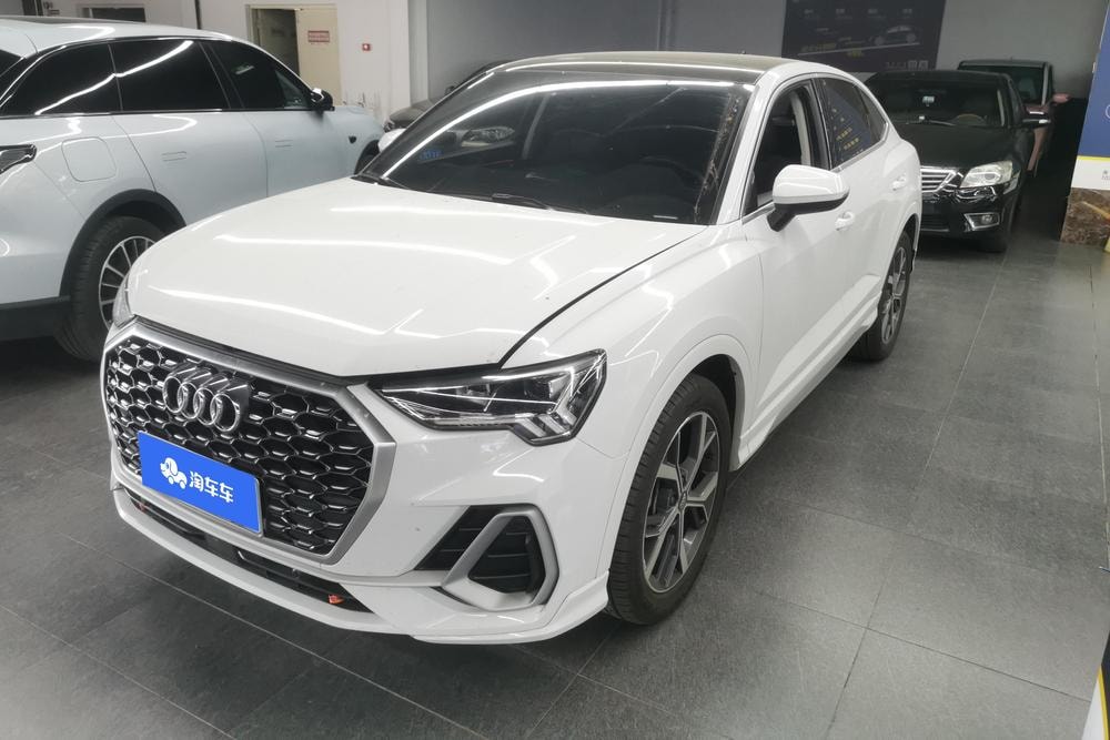 Audi Q3 Sportback 2020 — фото автомобиля