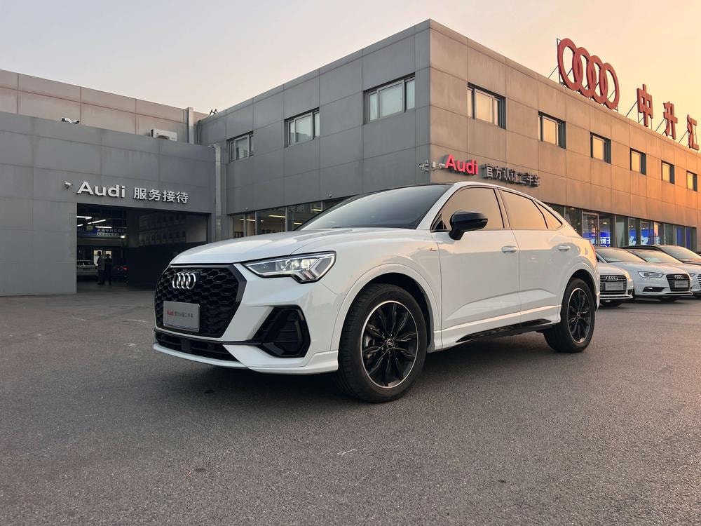 Audi Q3 Sportback 2022 — фото автомобиля