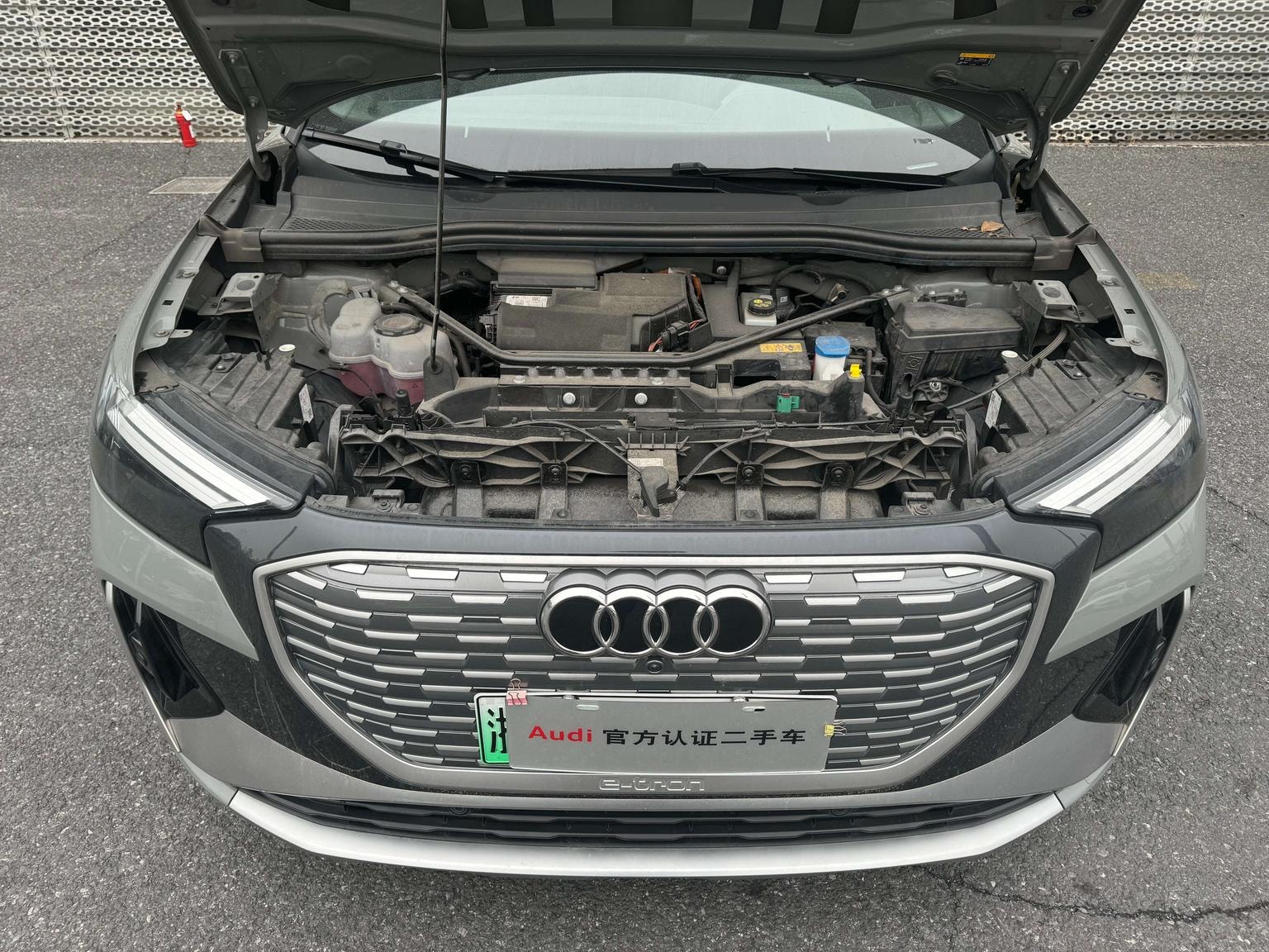 Audi Q4 e-tron 2022 — фото автомобиля