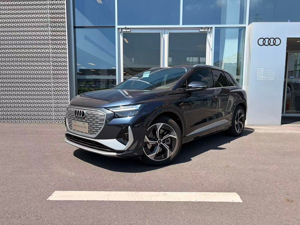 Audi Q4 e-tron 2024 — фото автомобиля 1