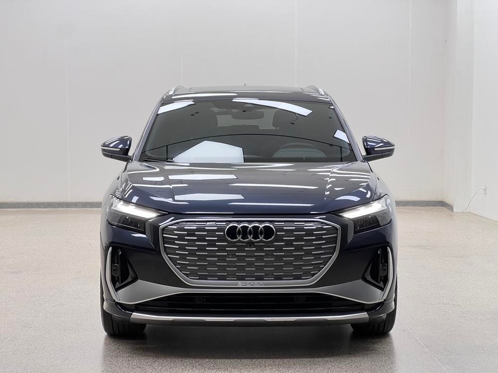 Audi Q4 e-tron 2022 — фото автомобиля 1