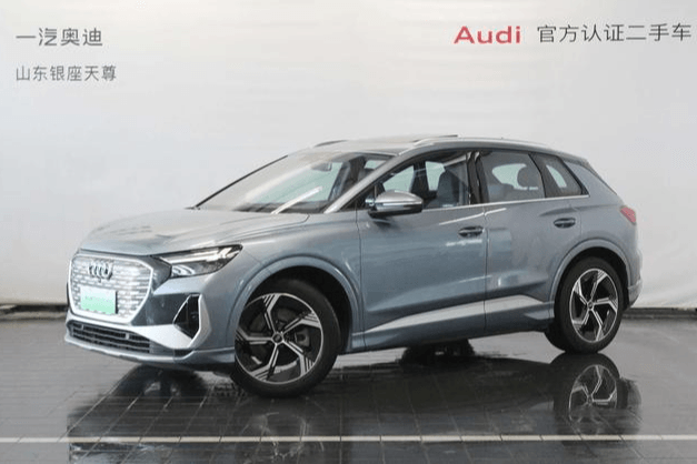 Audi Q4 e-tron 2024 — фото автомобиля