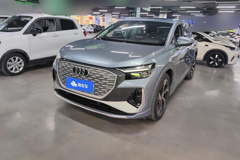 Audi Q4 e-tron 2024 — фото автомобиля