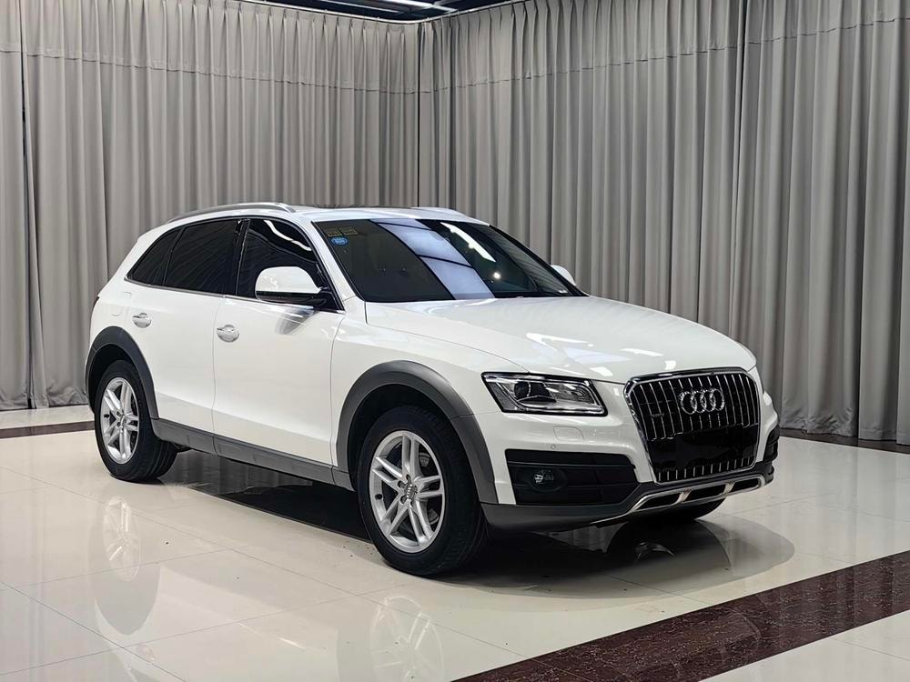Audi Q5 2018 — фото автомобиля