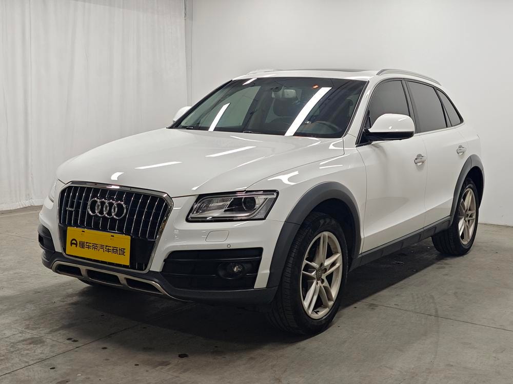 Audi Q5 2018 — фото автомобиля