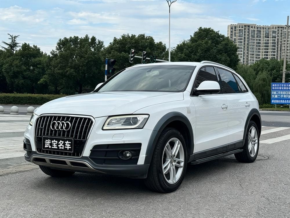Audi Q5 2017 — фото автомобиля