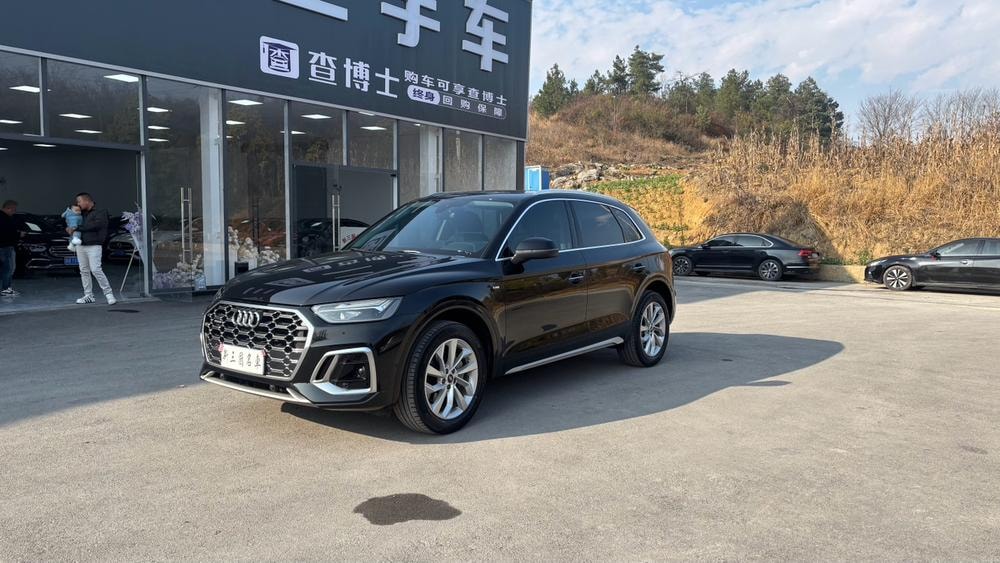 Audi Q5L 2022 — фото автомобиля