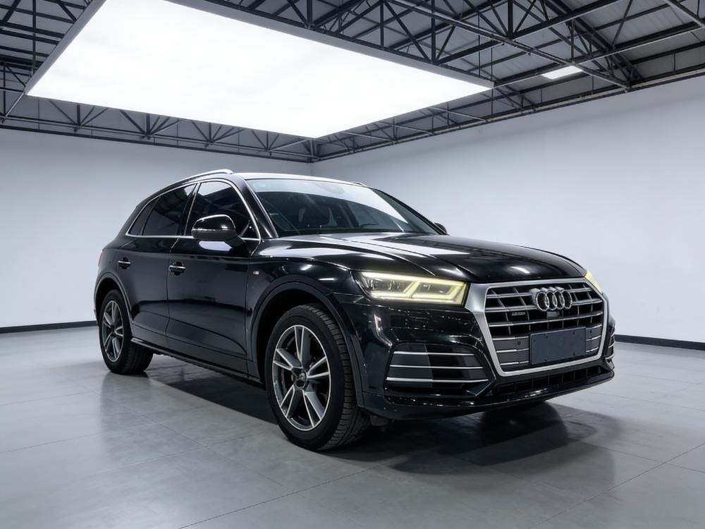 Audi Q5L 2018 — фото автомобиля
