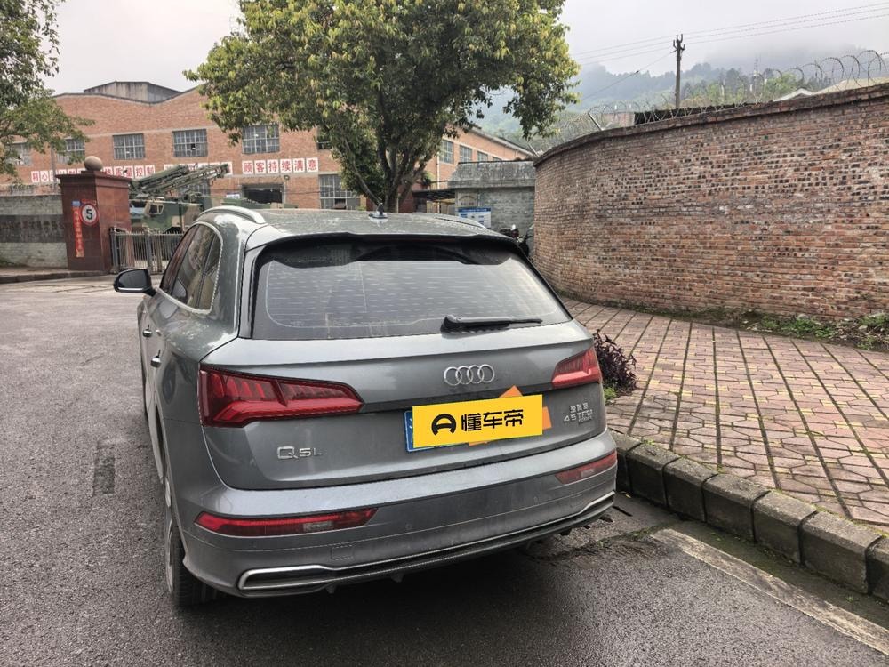 Audi Q5L 2020 — фото автомобиля 1
