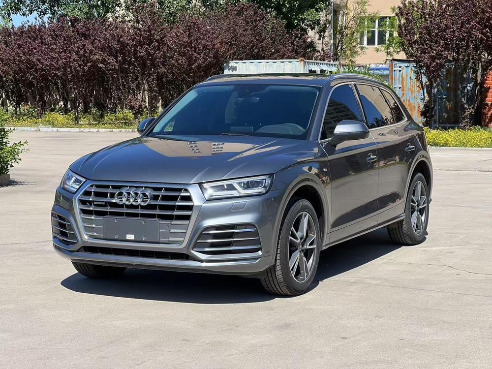 Audi Q5L 2018 — фото автомобиля 1