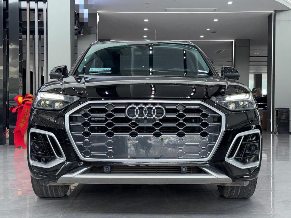 Audi Q5L 2022 — фото автомобиля
