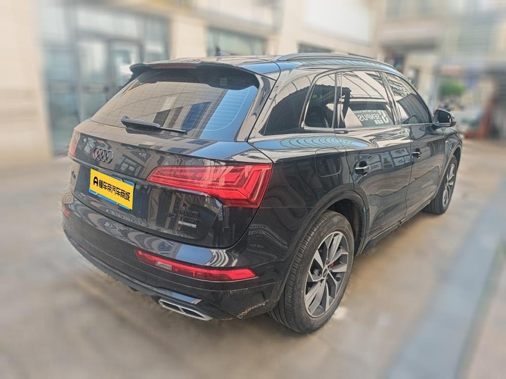 Audi Q5L 2024 — фото автомобиля 1