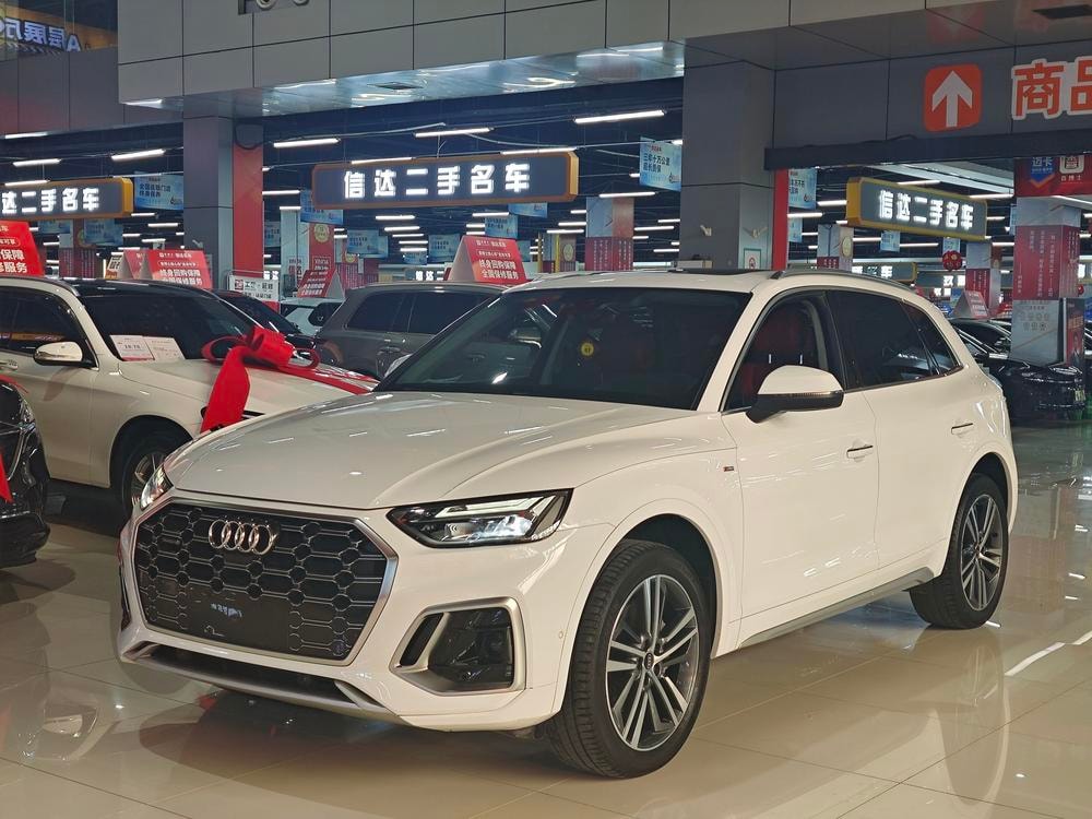 Audi Q5L 2022 — фото автомобиля