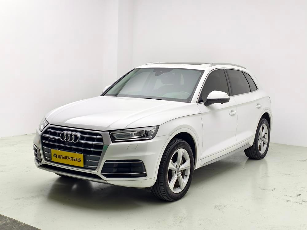 Audi Q5L 2018 — фото автомобиля