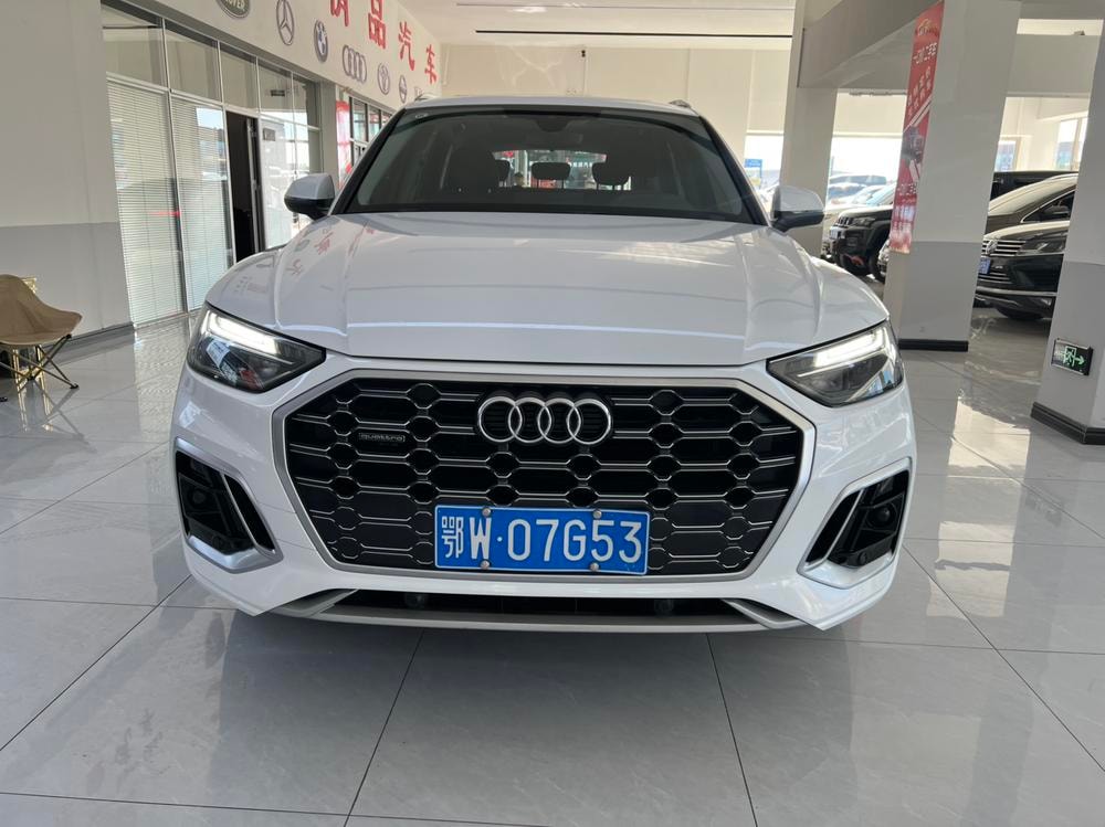Audi Q5L 2024 — фото автомобиля