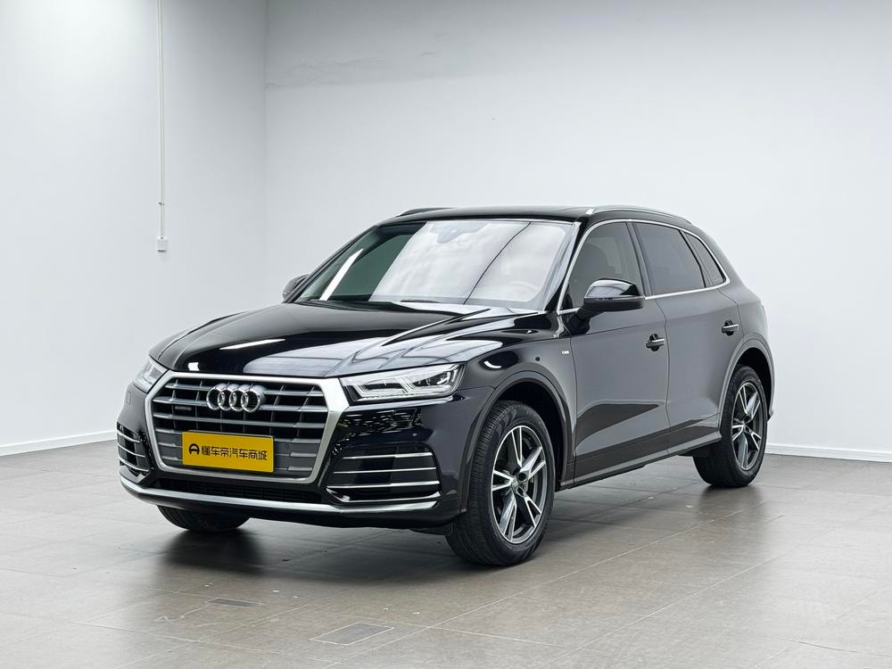 Audi Q5L 2020 — фото автомобиля 1