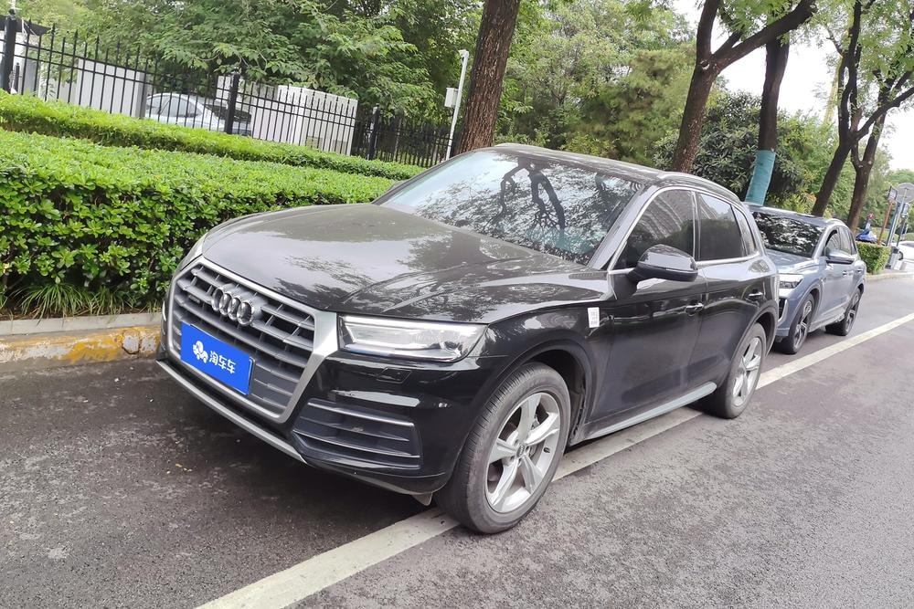 Audi Q5L 2020 — фото автомобиля