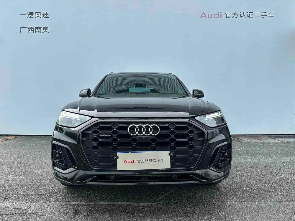 Audi Q5L 2024 — фото автомобиля 1