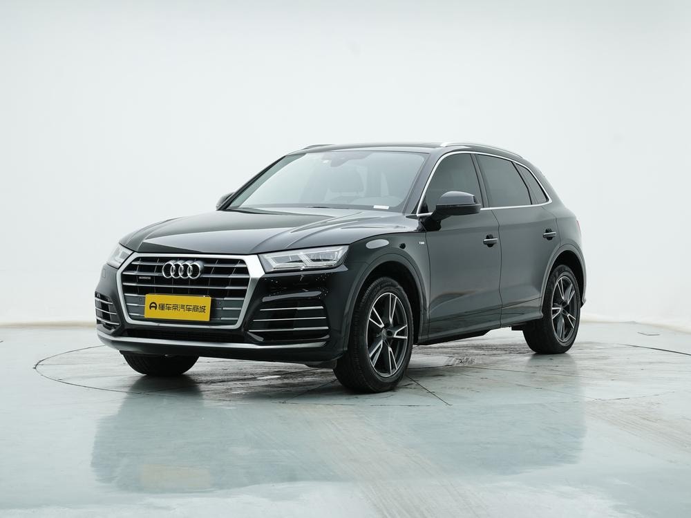 Audi Q5L 2020 — фото автомобиля 1