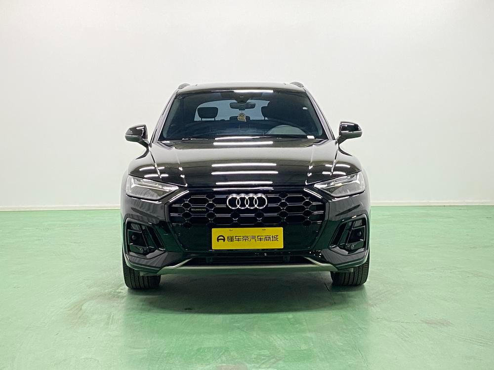 Audi Q5L 2023 — фото автомобиля 1