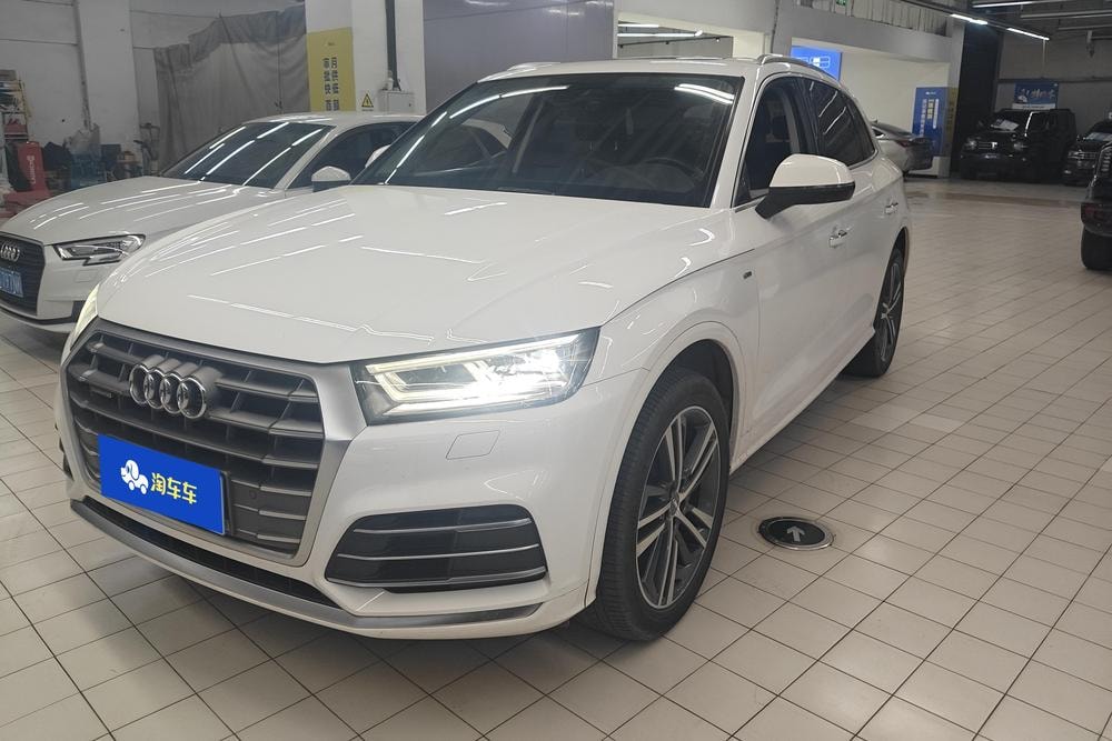 Audi Q5L 2020 — фото автомобиля