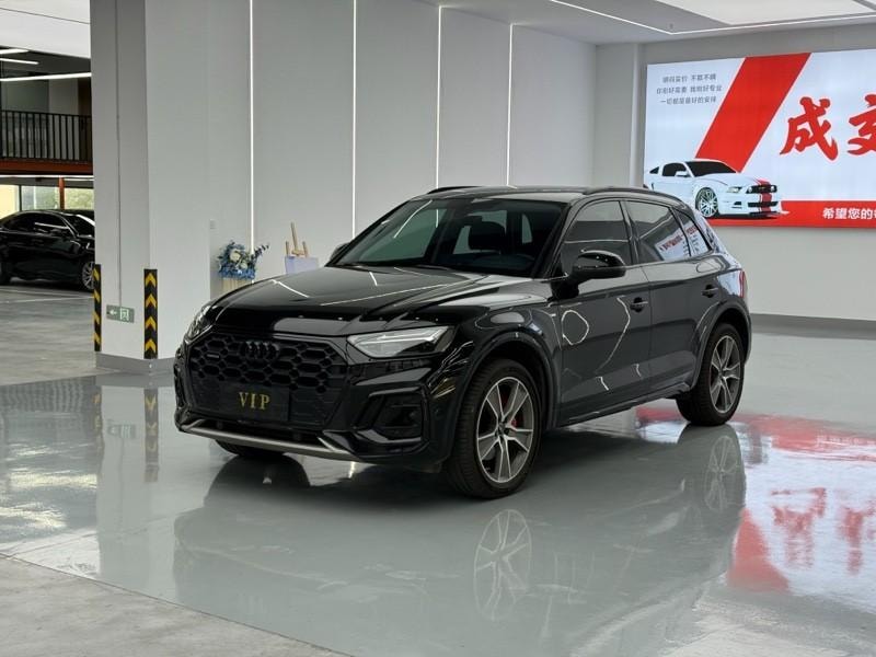Audi Q5L 2022 — фото автомобиля 1