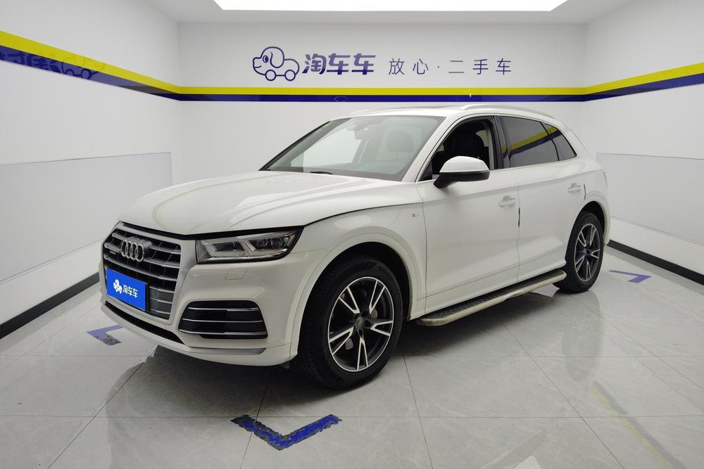 Audi Q5L 2020 — фото автомобиля