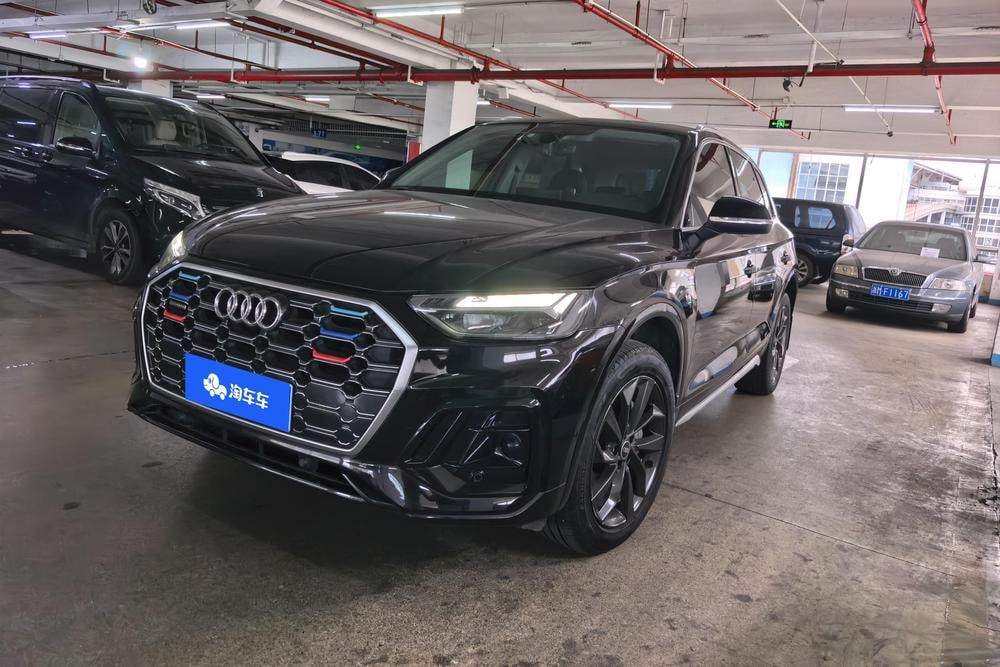 Audi Q5L 2021 — фото автомобиля