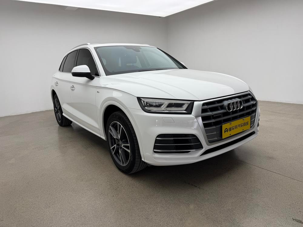 Audi Q5L 2018 — фото автомобиля