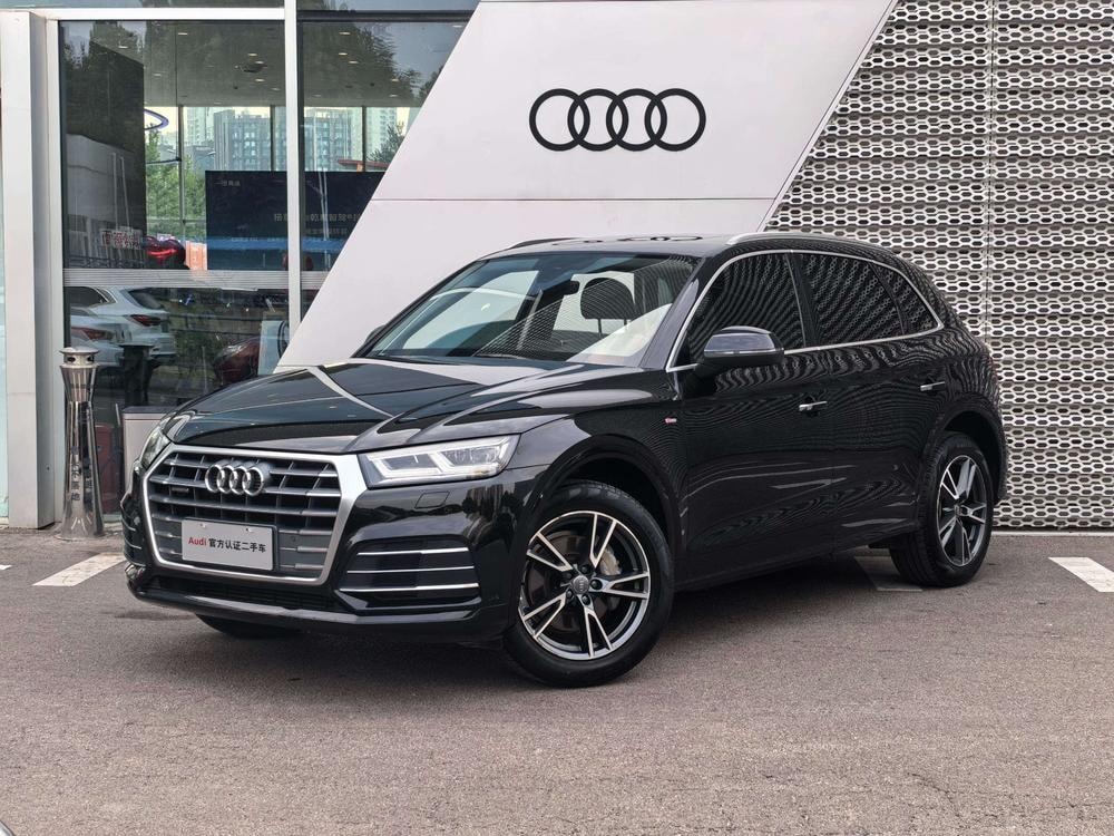 Audi Q5L 2018 — фото автомобиля 1