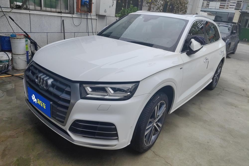 Audi Q5L 2020 — фото автомобиля