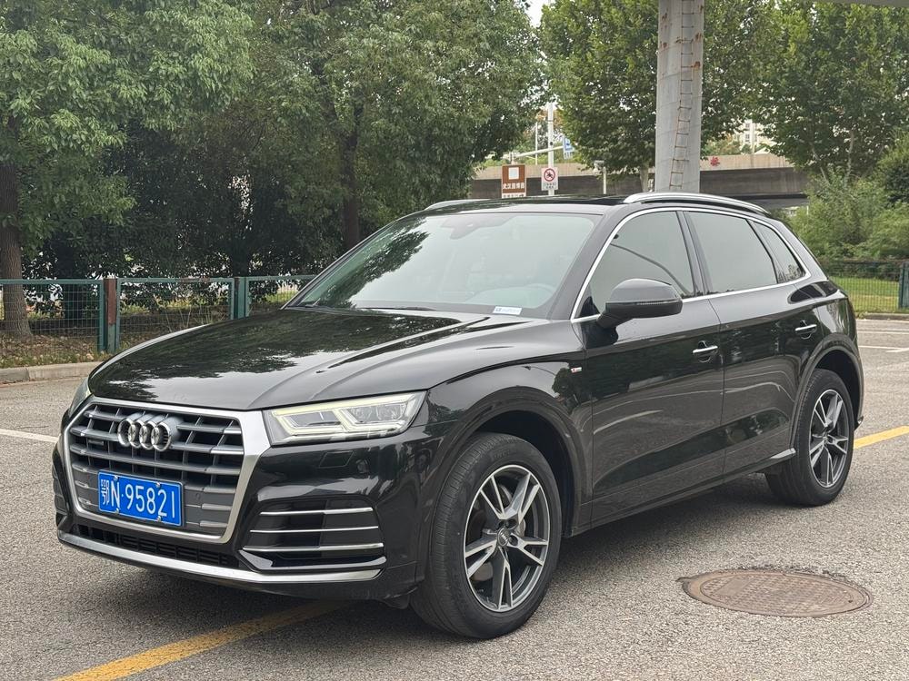 Audi Q5L 2020 — фото автомобиля