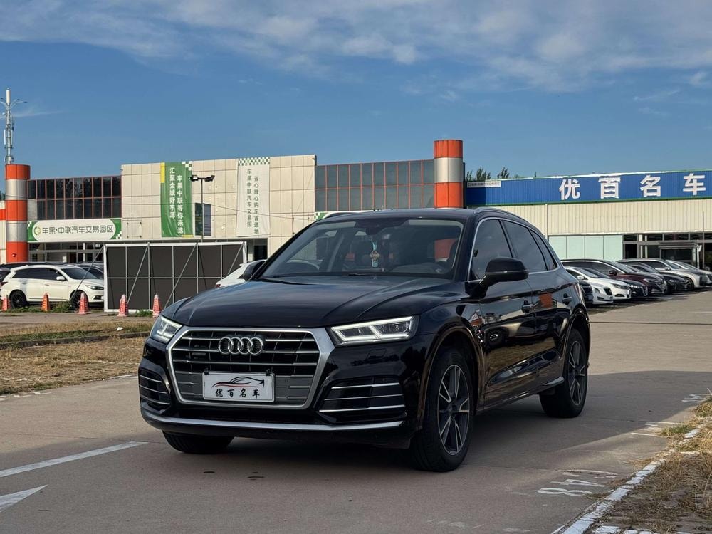 Audi Q5L 2020 — фото автомобиля 1