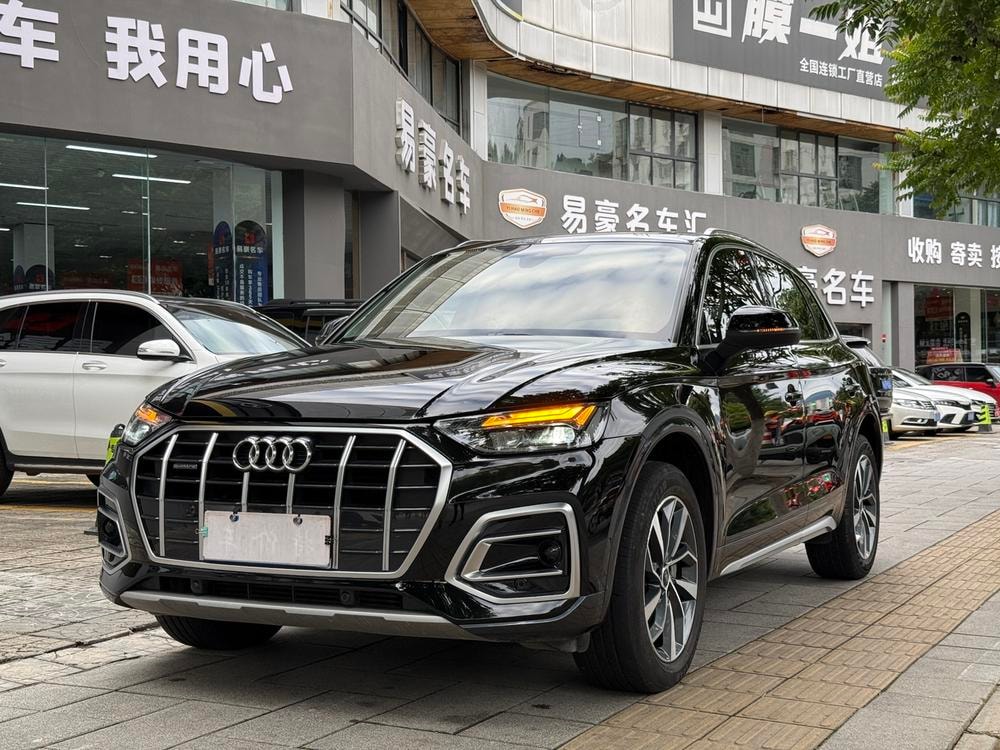 Audi Q5L 2022 — фото автомобиля