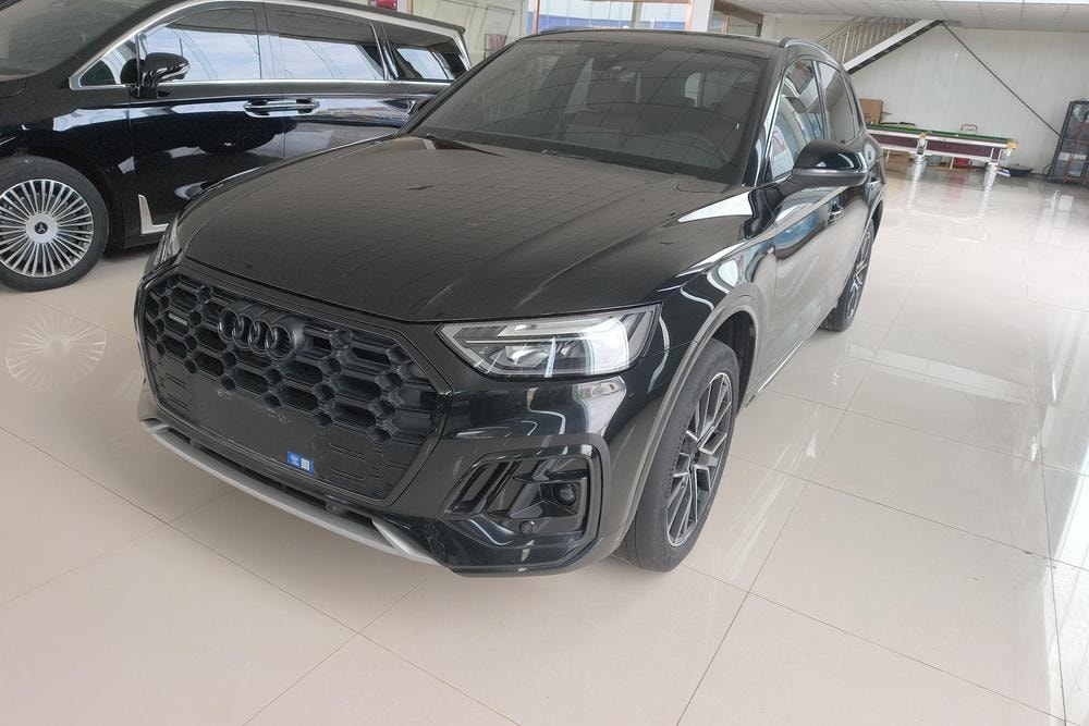 Audi Q5L 2024 — фото автомобиля