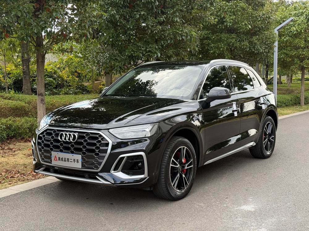 Audi Q5L 2022 — фото автомобиля 1