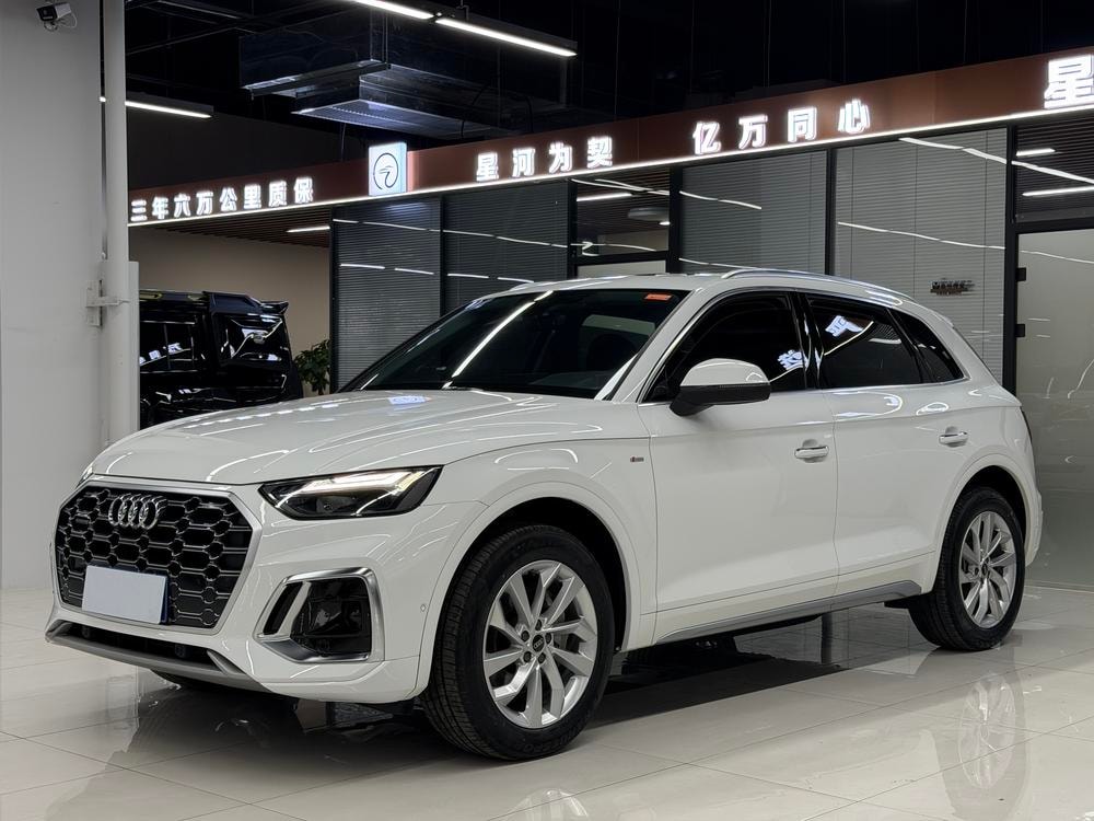 Audi Q5L 2022 — фото автомобиля 1