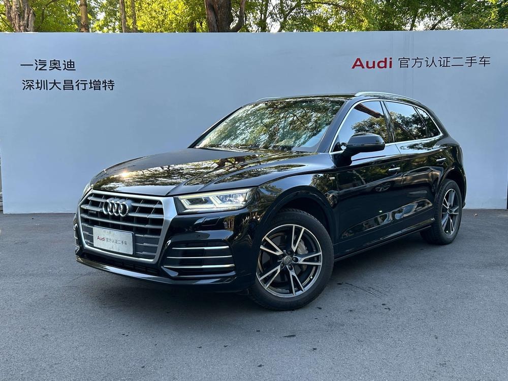 Audi Q5L 2018 — фото автомобиля 1