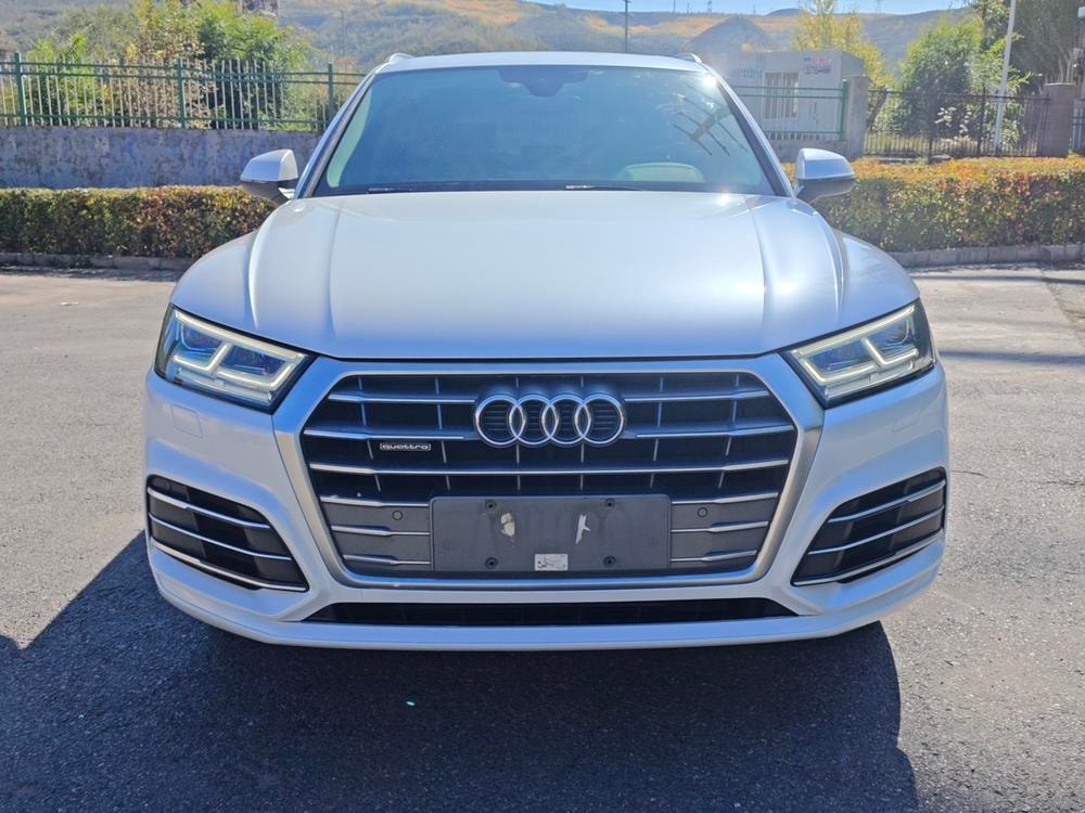Audi Q5L 2020 — фото автомобиля