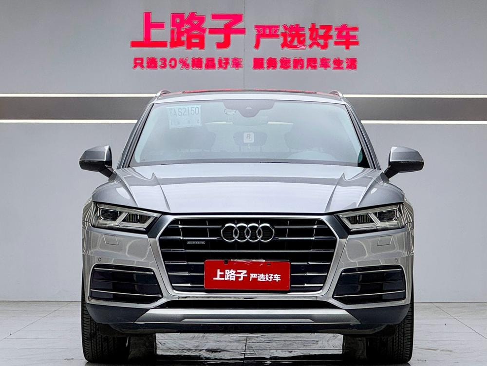 Audi Q5L 2018 — фото автомобиля 1