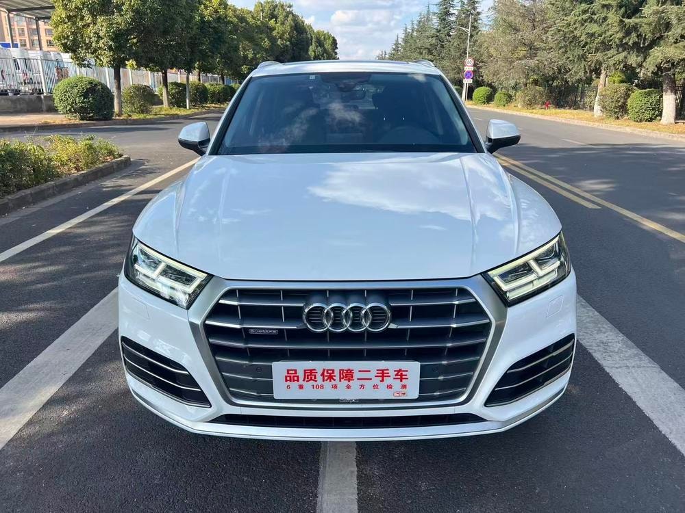 Audi Q5L 2020 — фото автомобиля 1