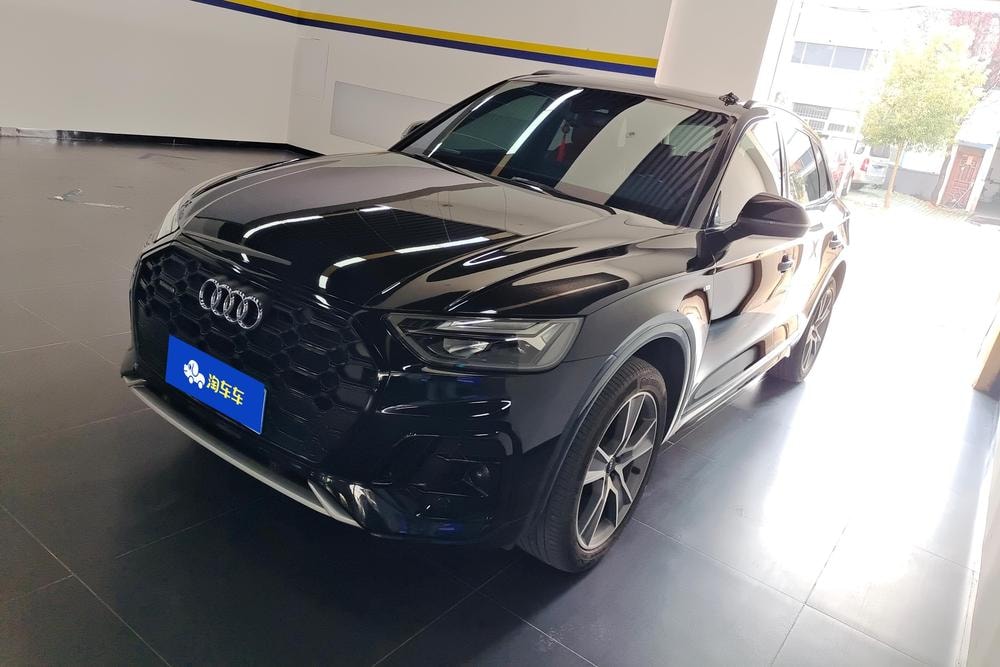 Audi Q5L 2024 — фото автомобиля 1