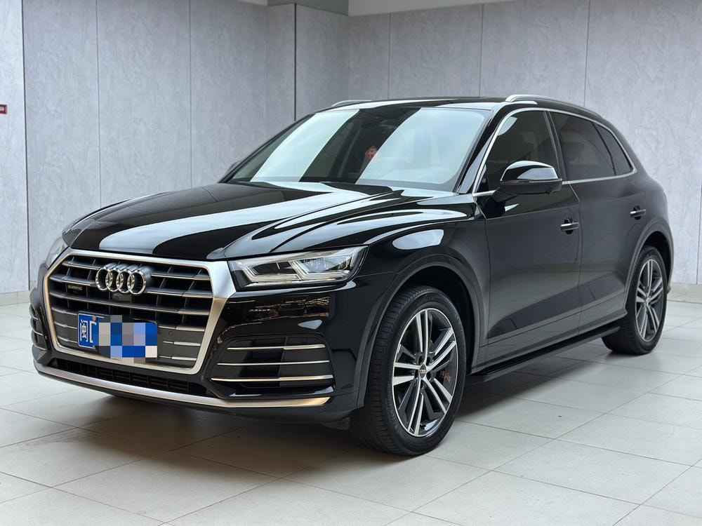 Audi Q5L 2020 — фото автомобиля