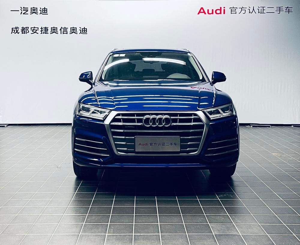 Audi Q5L 2018 — фото автомобиля