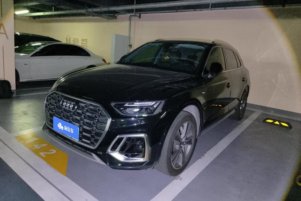 Audi Q5L 2022 — фото автомобиля