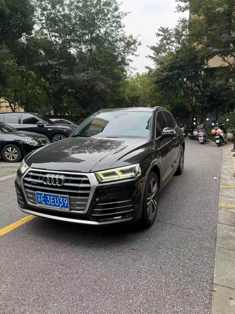 Audi Q5L 2021 — фото автомобиля