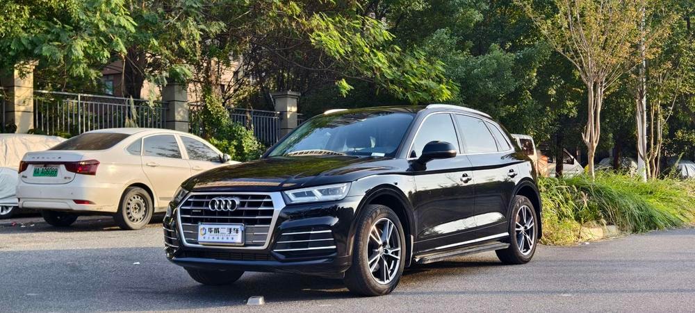 Audi Q5L 2018 — фото автомобиля