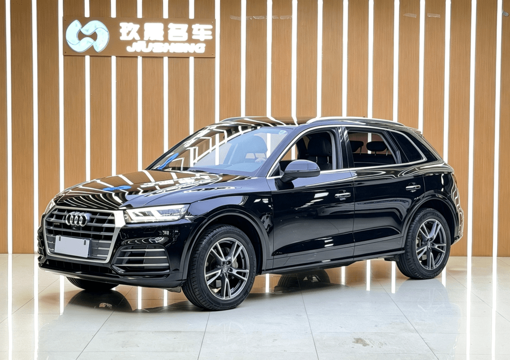 Audi Q5L 2018 — фото автомобиля