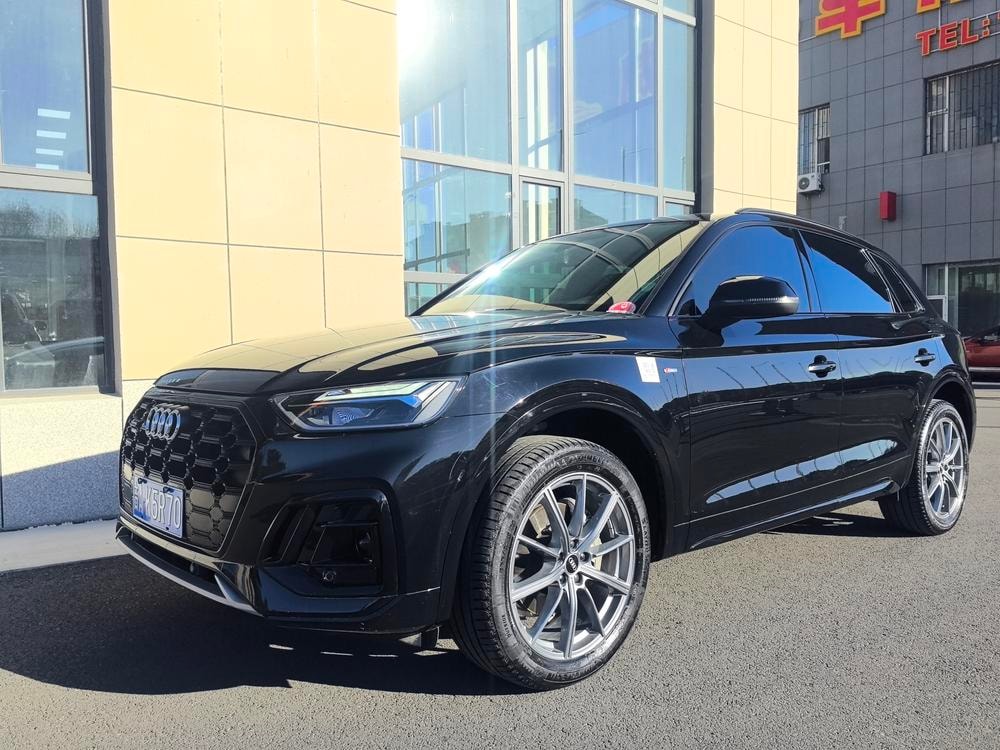 Audi Q5L 2023 — фото автомобиля